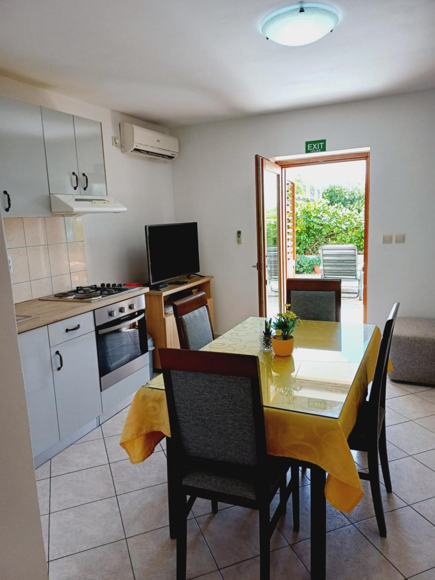 Apartments Jure Miljak Ποντστράνα Εξωτερικό φωτογραφία
